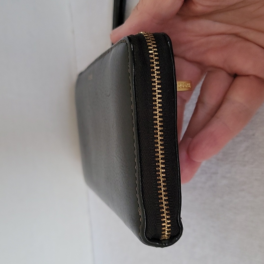 Fossil long black zip around wallet - Picture 8 of 15